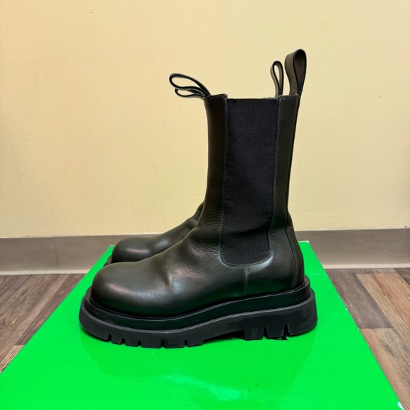 100% AUTHENTIC BOTTEGA CHELSEA BOOTS OLIVE/BLACK SZ 40 (US 7/8) main image 6
